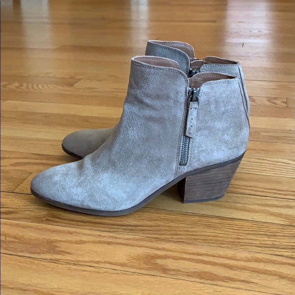 Frye & Co Ash Suede Booties